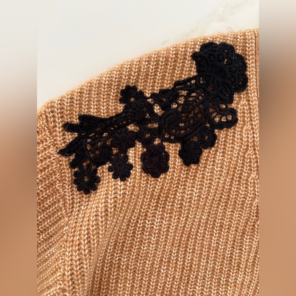NWT Women’s Express Butterscotch Black Embroidered Accents Button Up Cardigan XS - Picture 9 of 12